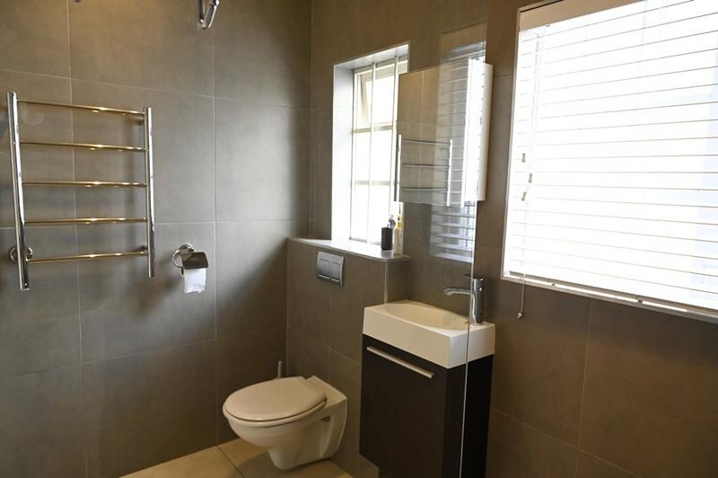 2 Bedroom Property for Sale in Tamboerskloof Western Cape